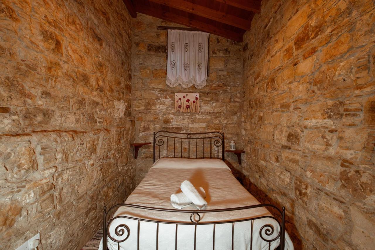 Constantias Stone Houses Лофу Экстерьер фото