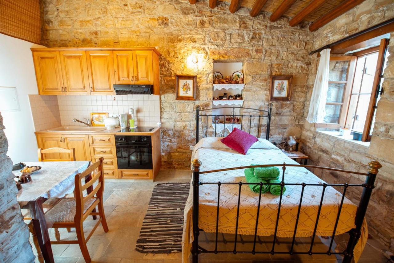 Constantias Stone Houses Лофу Экстерьер фото