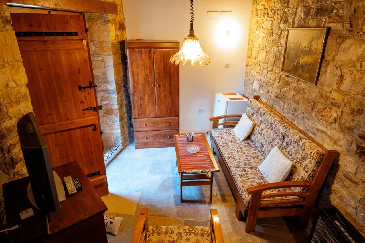 Constantias Stone Houses Лофу Экстерьер фото