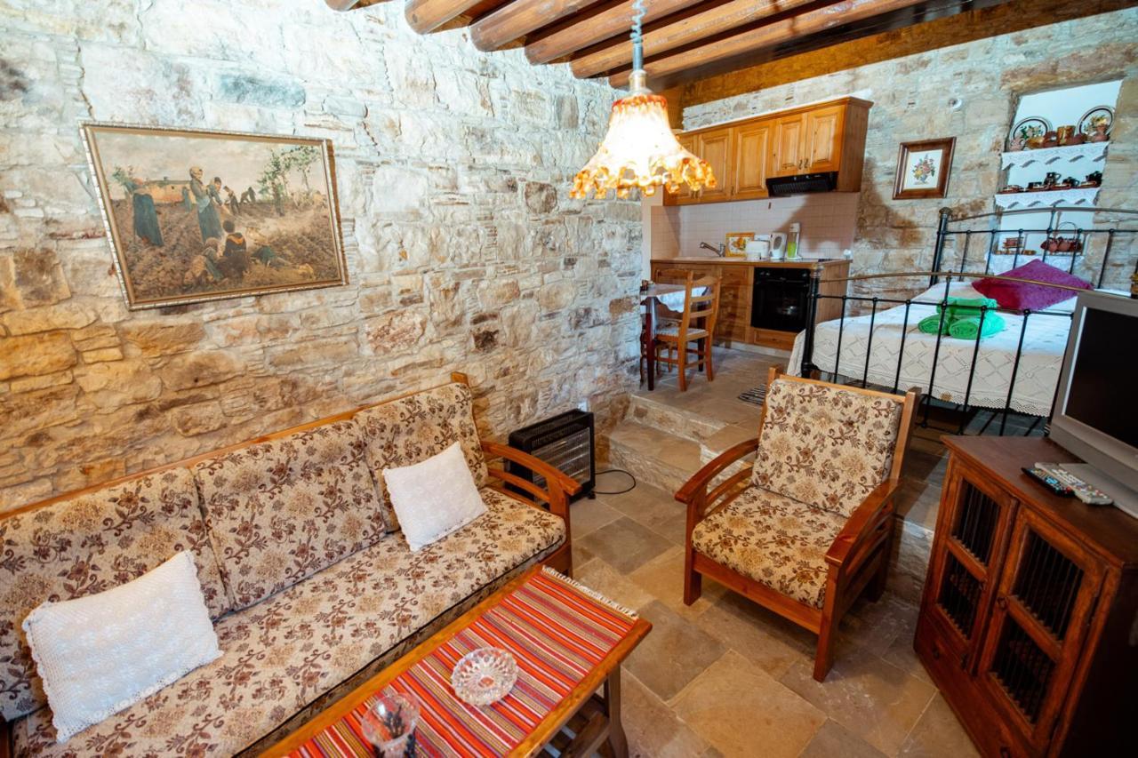 Constantias Stone Houses Лофу Экстерьер фото